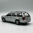 Load image into Gallery viewer, WELLY VOLKSWAGEN GOLF VARIANT 2001 1/24scale