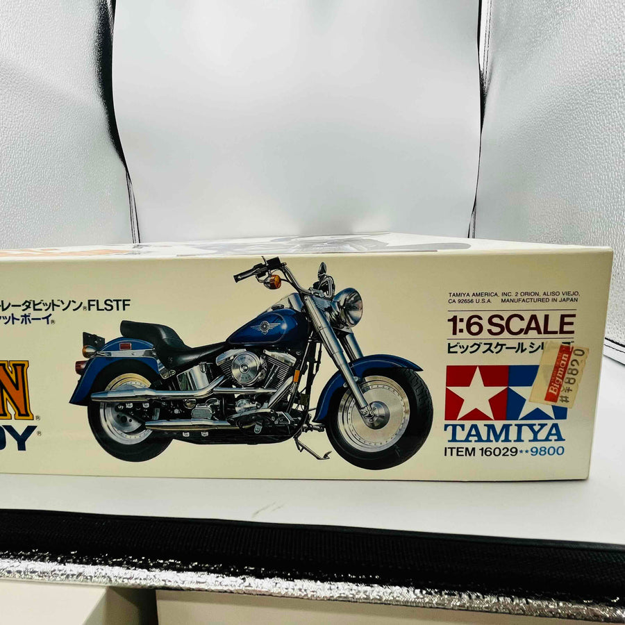 TAMIYA 1/6 Motorcycle Series No. 29 Harley Davidson FLSTF Fat Boy Plastic Model 16029