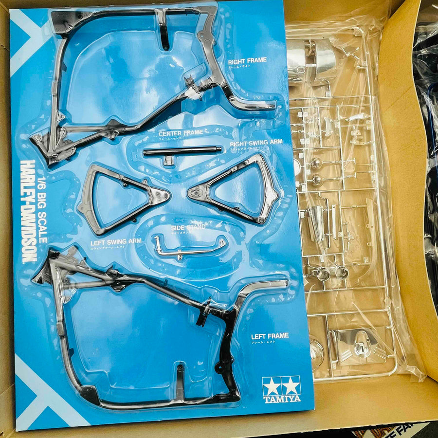 TAMIYA 1/6 Motorcycle Series No. 29 Harley Davidson FLSTF Fat Boy Plastic Model 16029