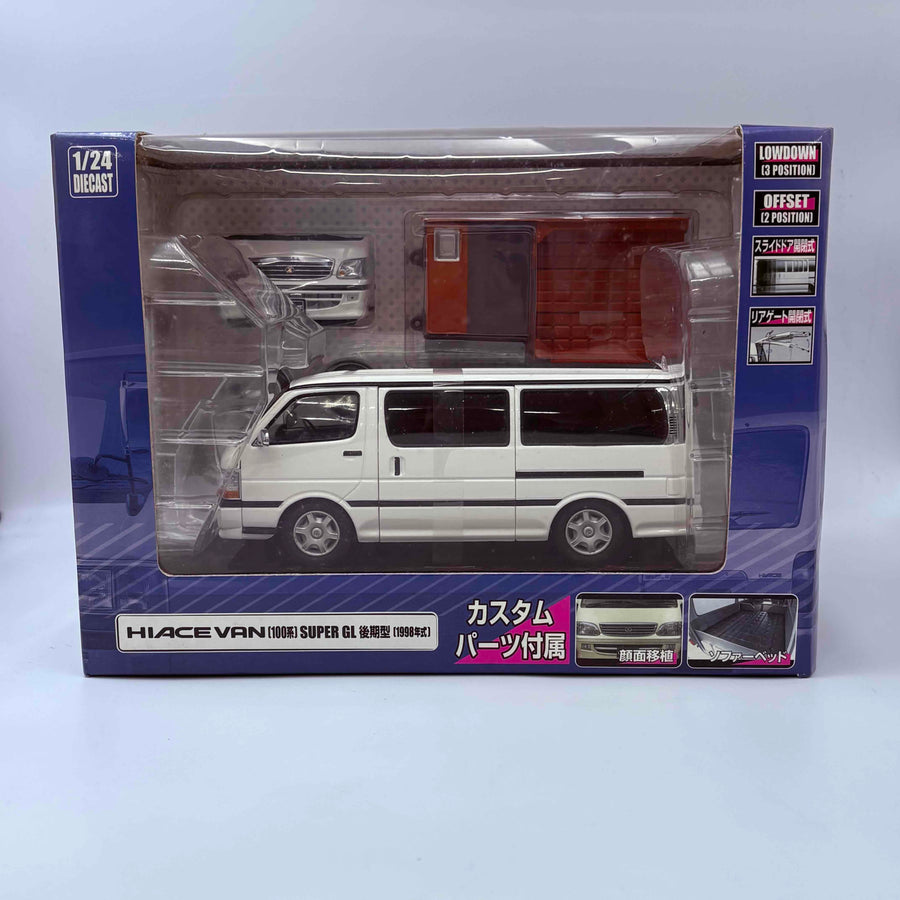 1/24 DISM Aoshima Toyota Hiace Van (100 Series) SUPER GL Late Model 1998