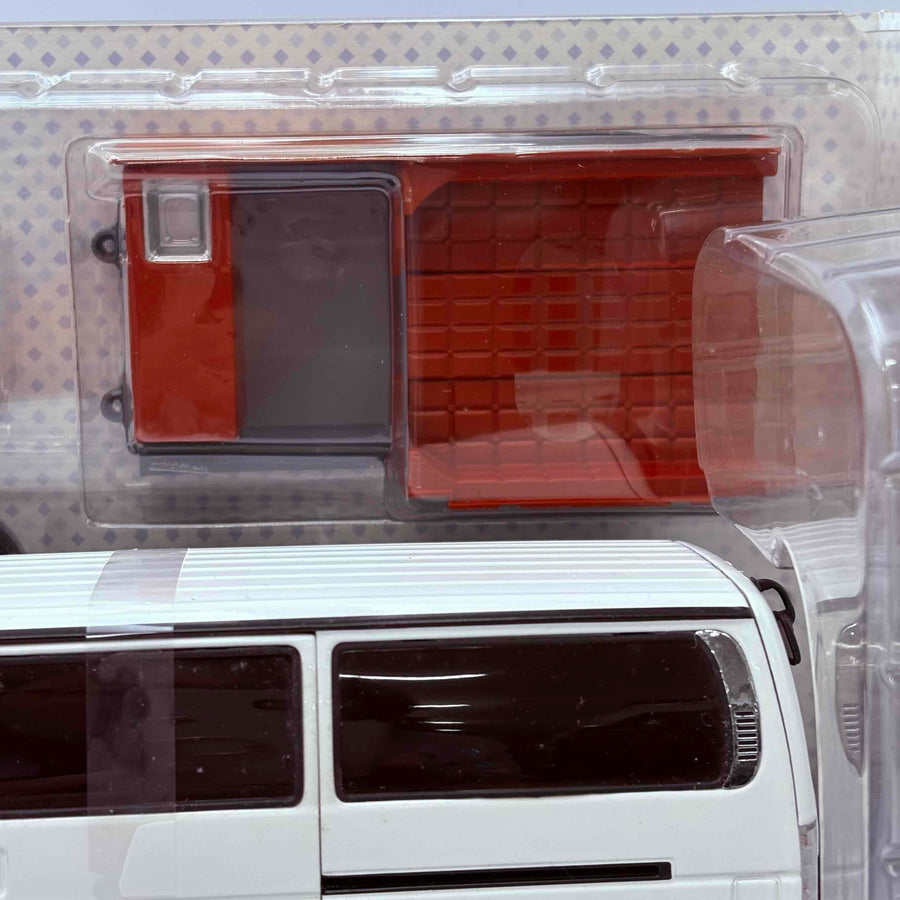 1/24 DISM Aoshima Toyota Hiace Van (100 Series) SUPER GL Late Model 1998
