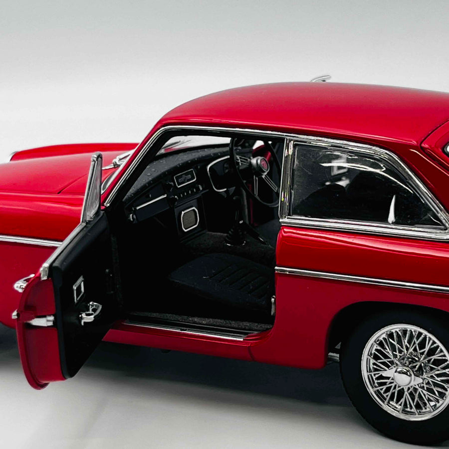 Autoart MILLENNIUM 1/18 MGB GT COUPE MKⅡ 76601
