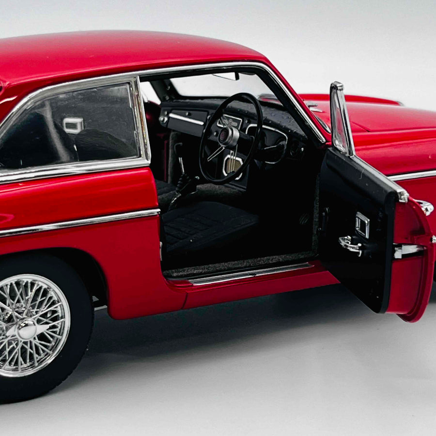 Autoart MILLENNIUM 1/18 MGB GT COUPE MKⅡ 76601