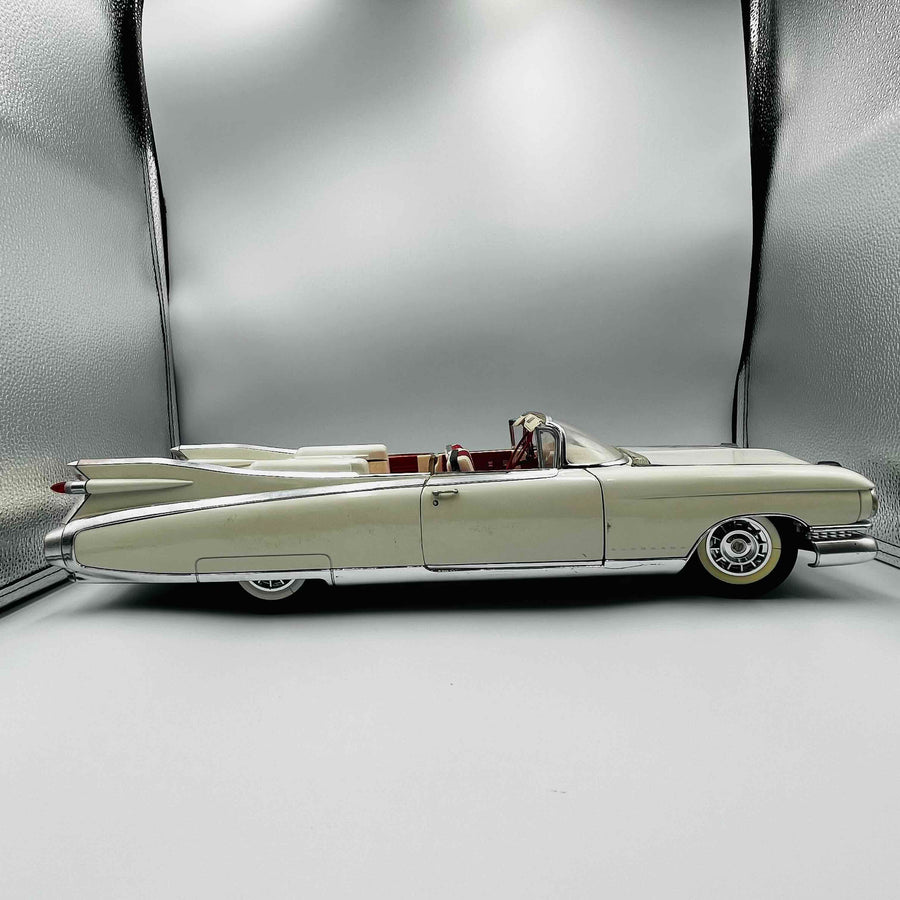 Maisto Cadillac 1959 Eldorado Biarritz 1/12scale