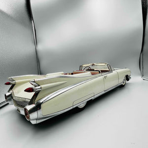 Maisto Cadillac 1959 Eldorado Biarritz 1/12scale
