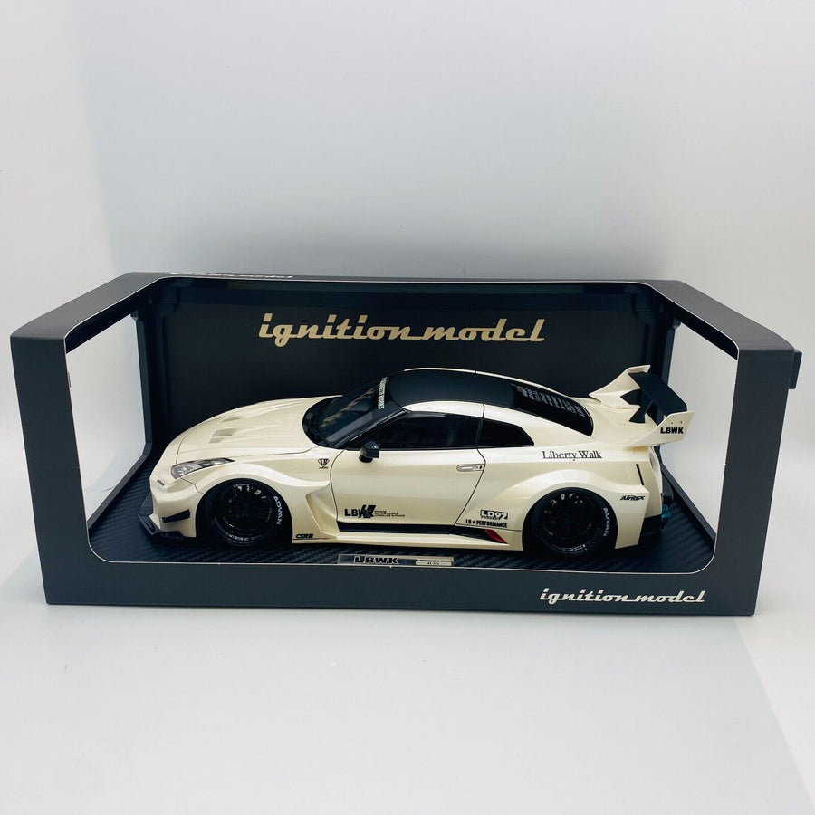 ignition model 1/18 LB-Silhouette WORKS GT Nissan 35GT-RR White IG2352